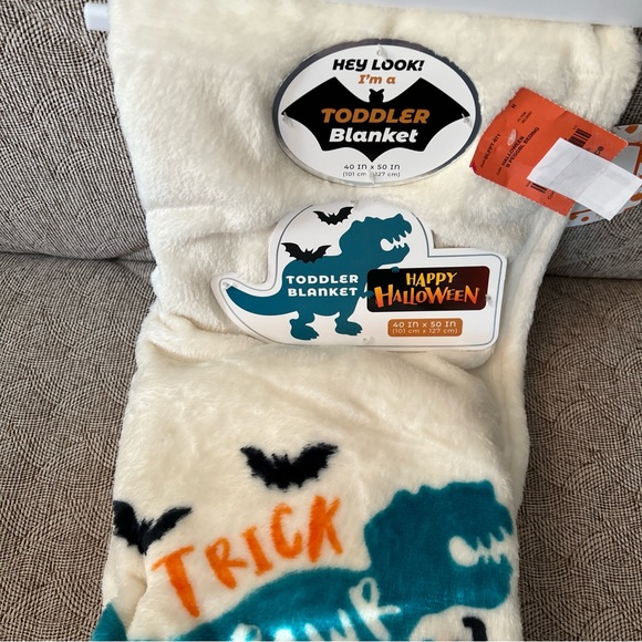 Happy Halloween Toddler Blanket 40 X 50 In - Picture 3 of 3